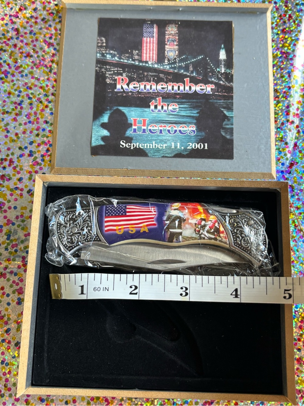 Commemorative Collectible Knife In Box , Sept 11,2001 9/12 Design , NEW